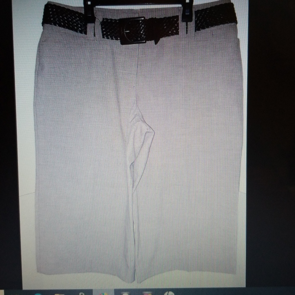 APT. 9 size 12 khaki capri